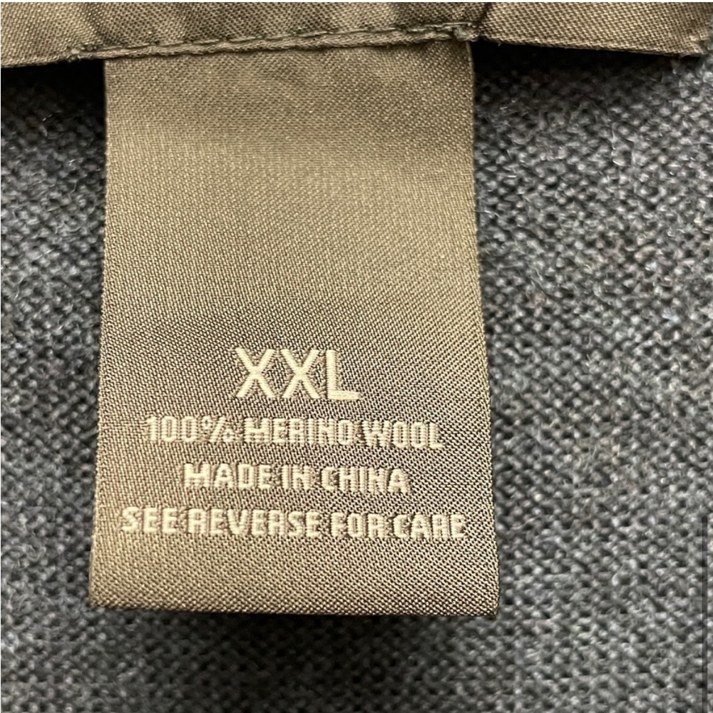 Bloomingdale’s The Men’s Store 100% Merino wool quarter zip long sleeve classic - Picture 6 of 9
